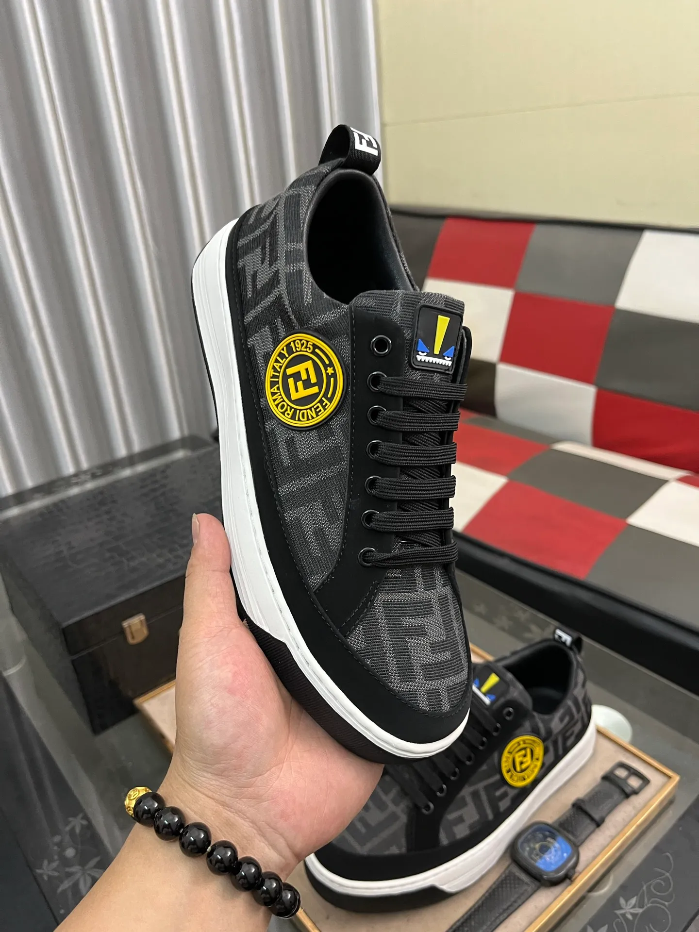 Men's Men's Shoes💰420⌚️⌚️[Fendi] Fendi's latest casual shoes for men! Available at counters simultaneously! Made entirely of imported top-grain calfskin, the interior is made of top-grain water-dyed cowhide, and the original factory-supplied rubber outsole. Leading new fashion concepts. Matching code: 38-442️⃣Colors available